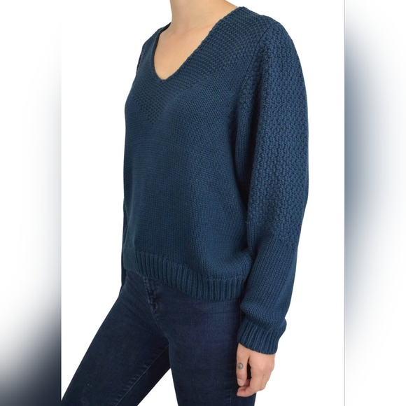 NWT sweater - Picture 3 of 3